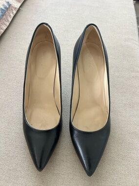 Nine West Black Leather Pointed-Toe Pumps